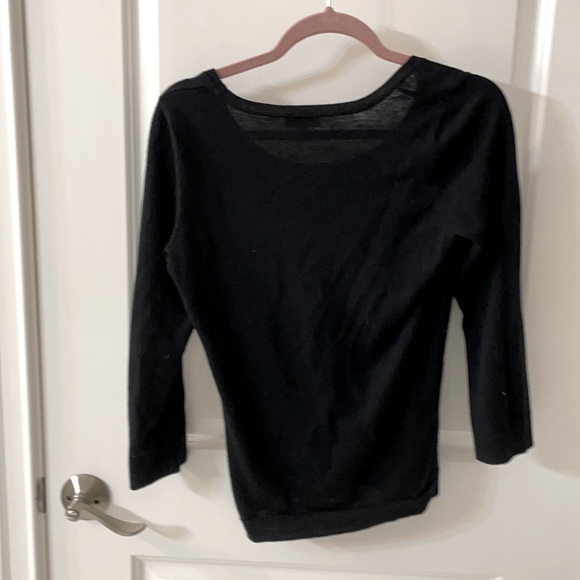 The Limited, size M, scoop neck, thin, 3/4 sleeve sweater. - Picture 4 of 4